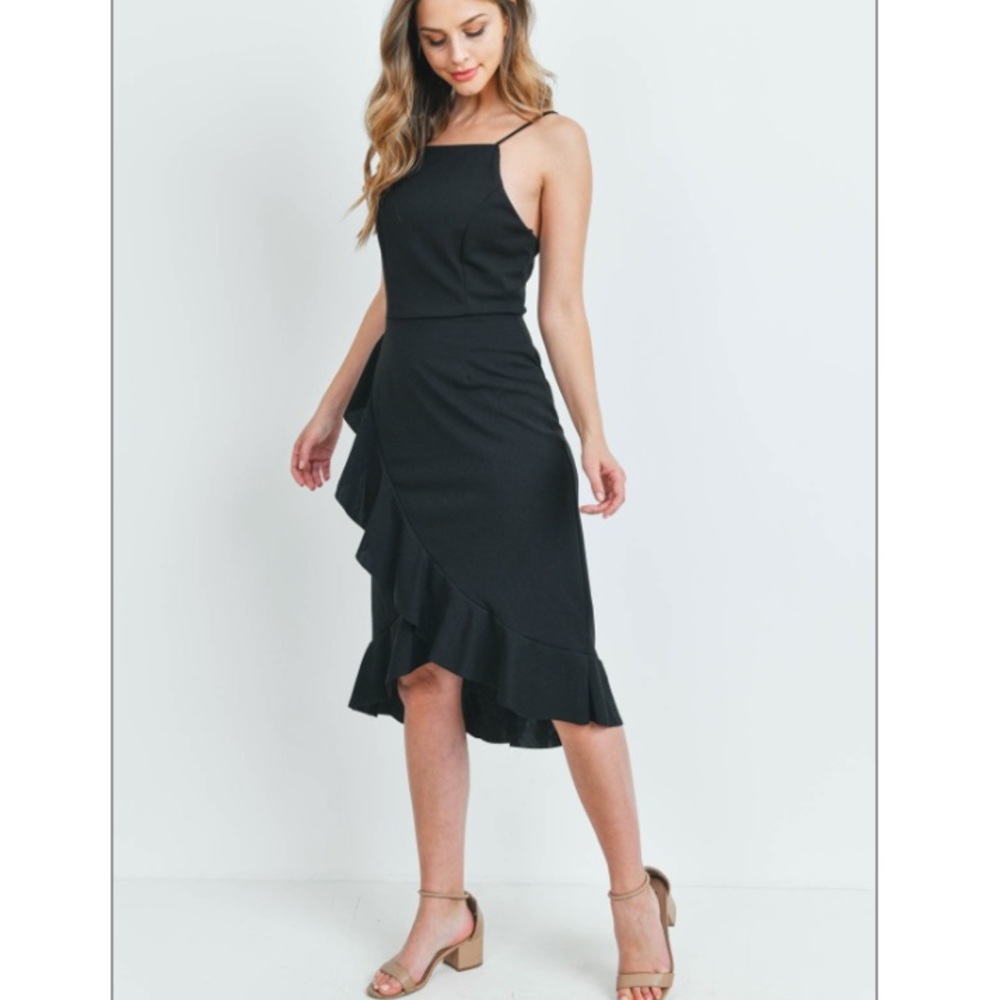 - - - Gorgeous ruffle black dress - Picture 2 of 3